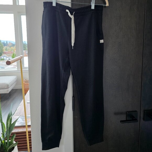 Like New Vuori Performance Jogger Size Small Black - Picture 1 of 2